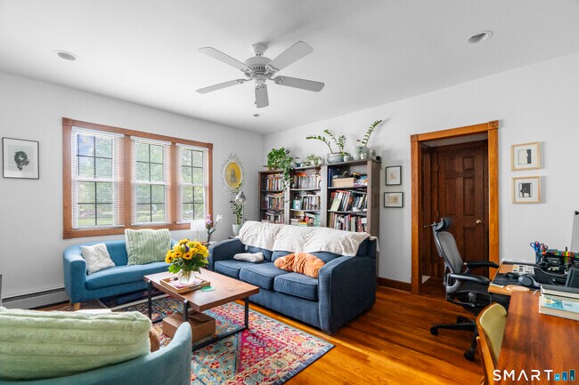 Foto del edificio - 623 Whitney Ave