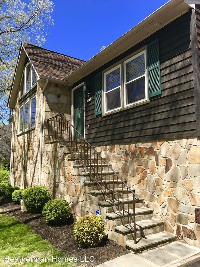 Building Photo - 3 br, 3.5 bath House - 7 Greenhaven Ct.