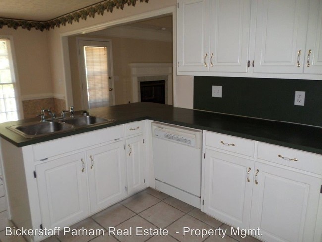 Building Photo - 7205 Willow Oak Dr