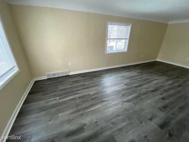 Building Photo - 3 br, 1 bath House - 935 Auburndale