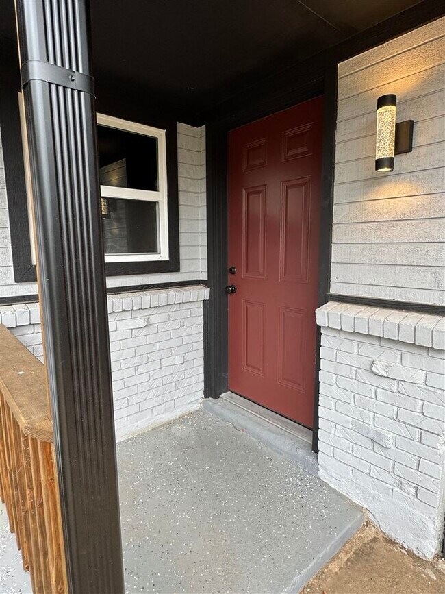 Foto del edificio - 5816 NW Cherry Ave