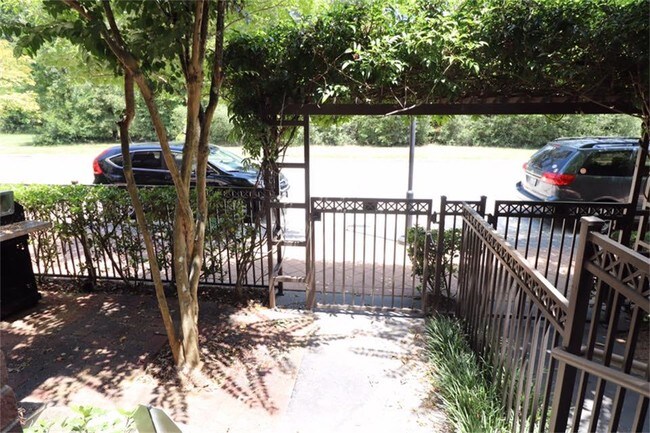 Building Photo - 42 Riva Row