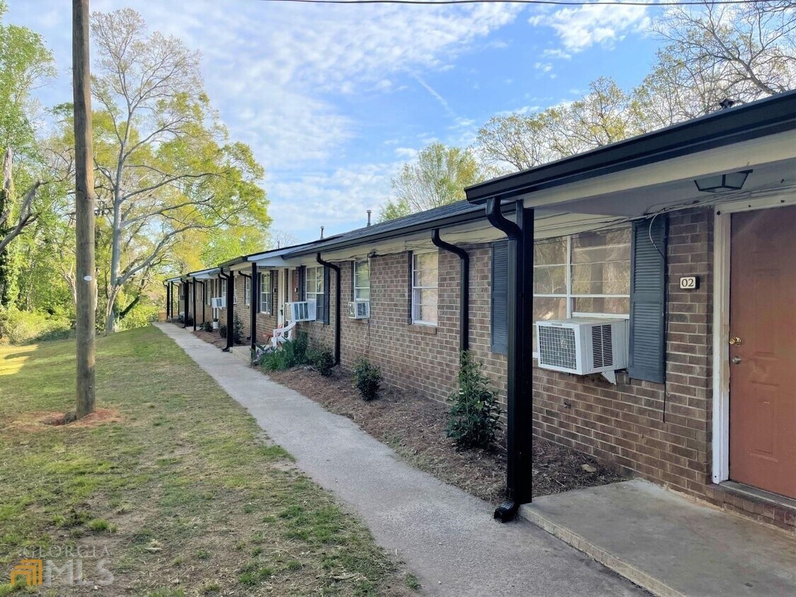 405 Jefferson St Unit 03, Griffin, GA 30223 Apartment for Rent in Griffin, GA