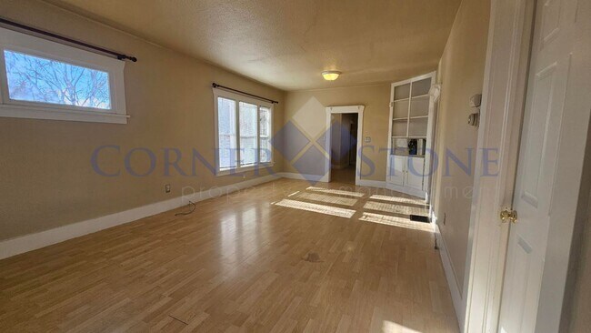 Building Photo - MOVE IN TODAY! $500 OFF FIRST MONTH RENT!