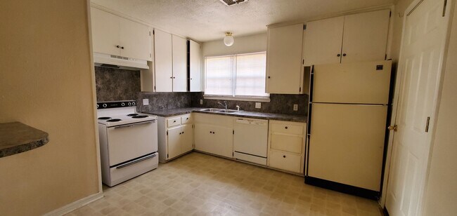 Foto del edificio - 2 Bedroom 1 Bath in Faith Village