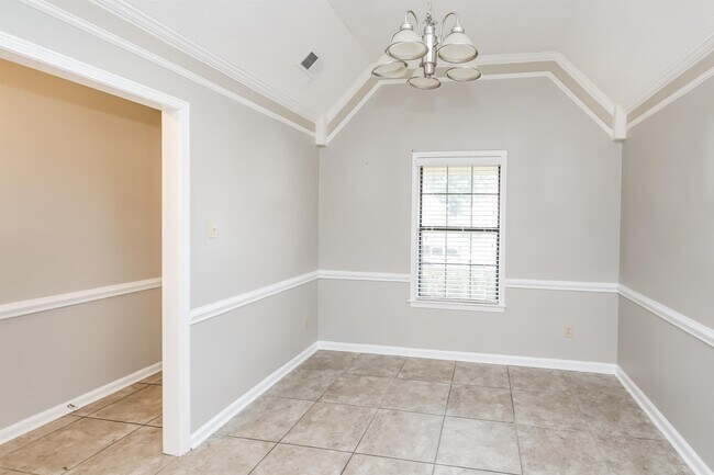 Building Photo - 7413 Kingsland Dr