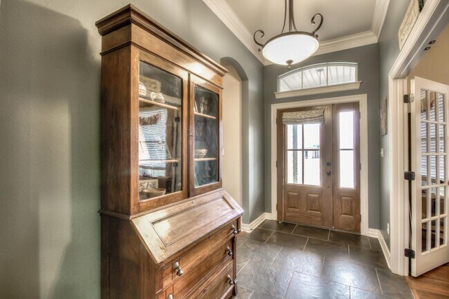 Foto del edificio - 318 Avondale Ln