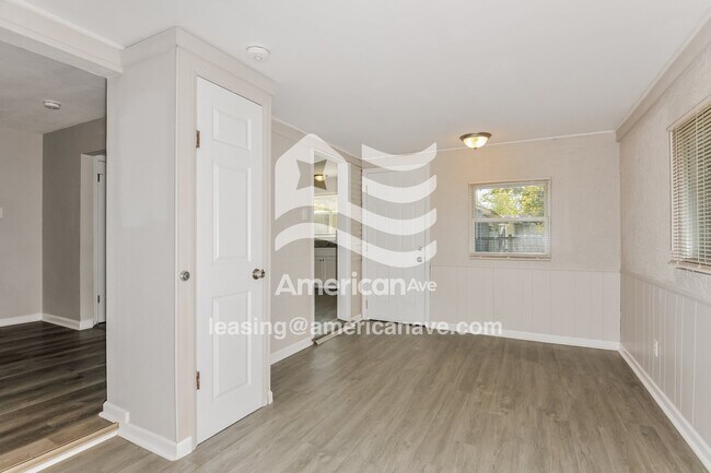Foto del edificio - 327 Wedge Dr
