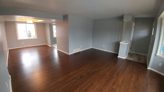 Foto del edificio - 3 Bedrooom Home Located in the Heart of We...