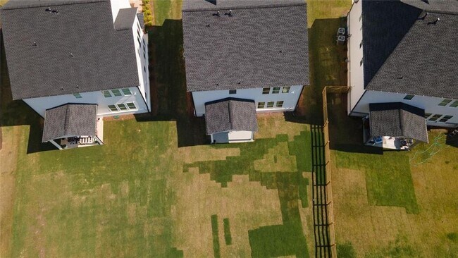 Foto del edificio - 5014 Baywood Ln