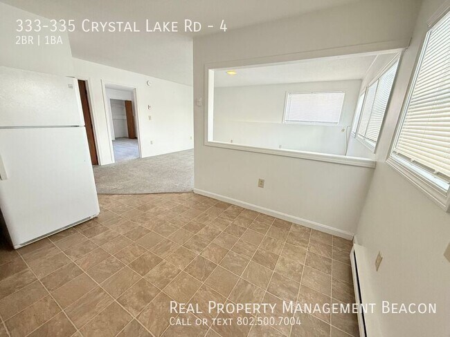Foto del edificio - 333-335 Crystal Lake Rd-4