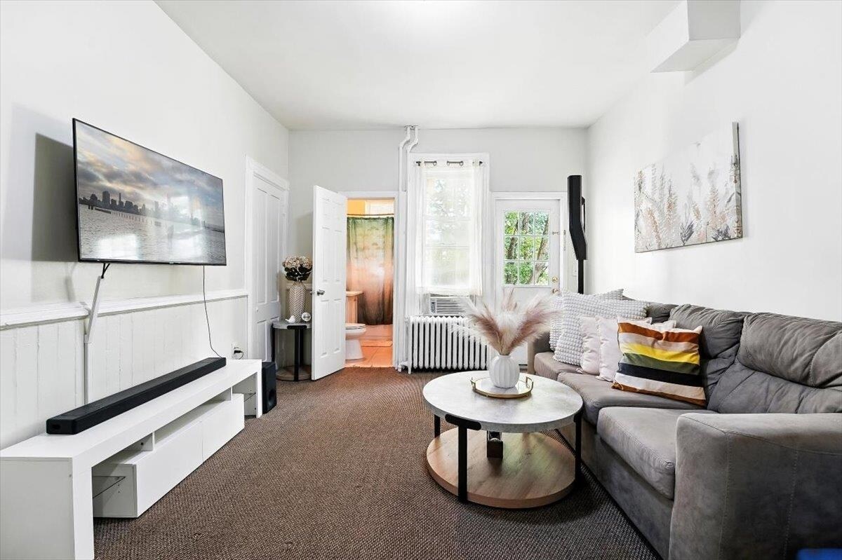 Foto principal - 122 Hutton St