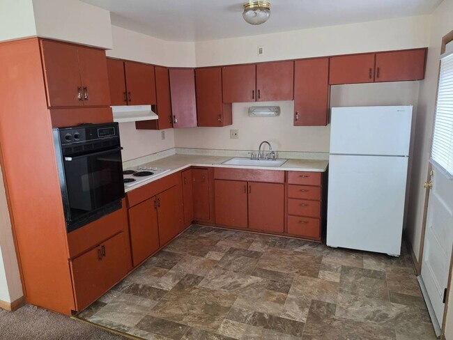 Foto del edificio - 6718 W Warnimont Ave