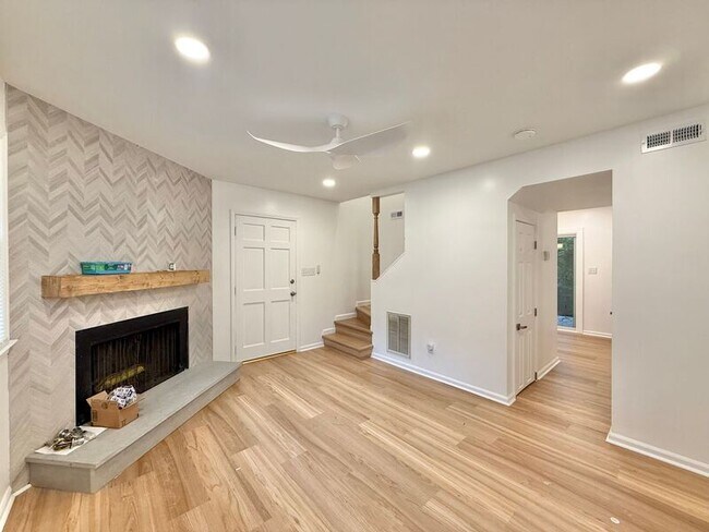 Building Photo - 209 Bramble Ct