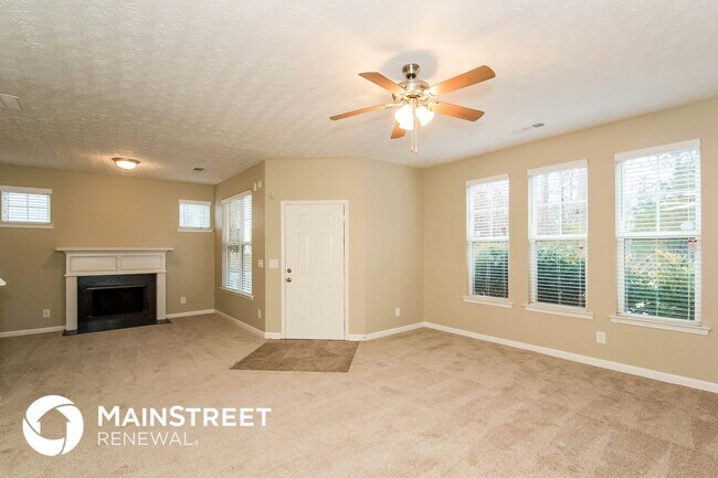 Foto del edificio - 4681 Highpoint Ln