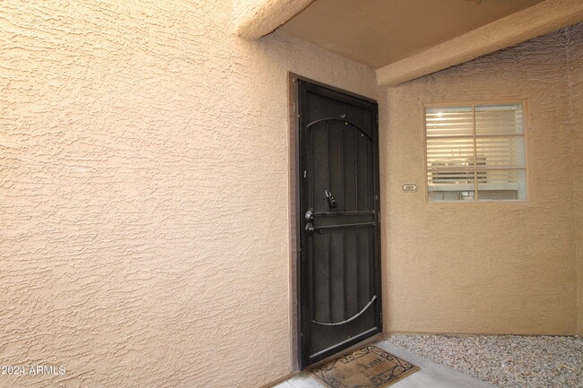 Building Photo - 3845 E Greenway Rd