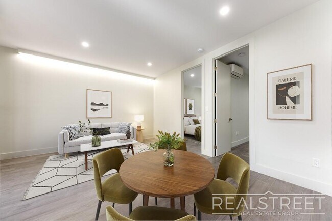 Foto del edificio - Modern 2 Bed in Park Slope