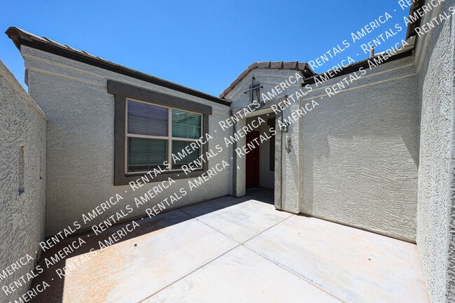 Building Photo - 29539 W Whitton Ave