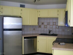Building Photo - 6655 N Canyon Crest Dr