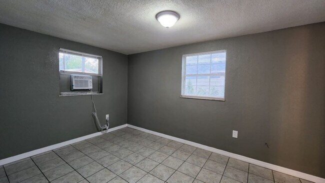 Foto del edificio - 1718 S Washington Ave