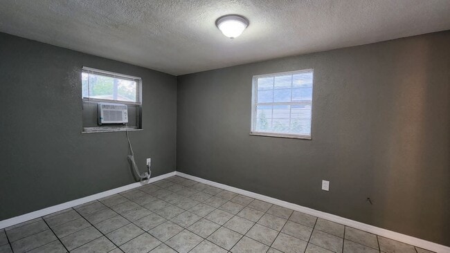 Building Photo - 1718 S Washington Ave