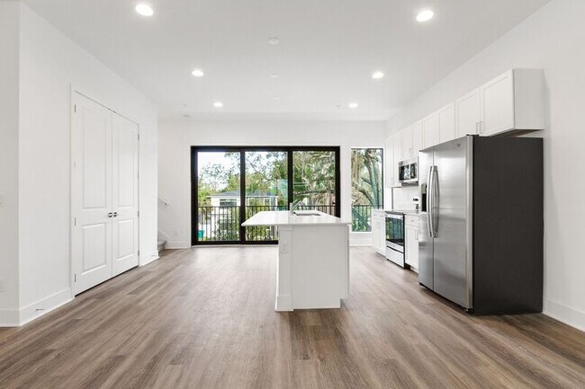 Foto del edificio - 56 W Harding St