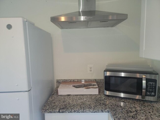 Building Photo - 9620 Potters Hill Cir