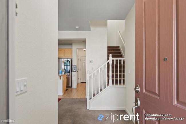 Building Photo - 4 br, 3.5 bath Townhome - 5066 Fioli Loop,...