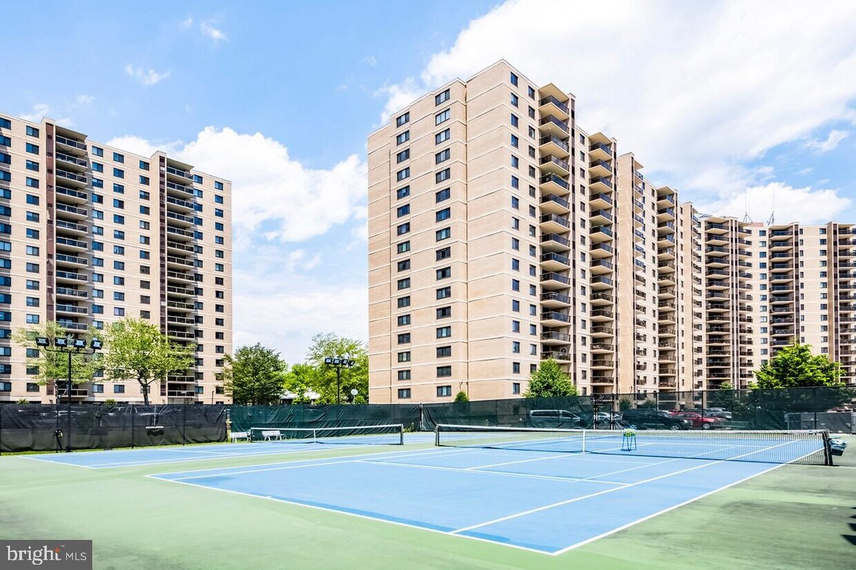 307 Yoakum Pkwy Unit 721, Alexandria, VA 22304 Condo for Rent in Alexandria, VA