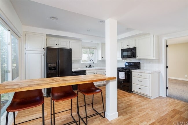 Building Photo - 2426 Lesparre Way