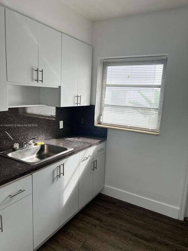 Foto del edificio - 291 Navarre Ave