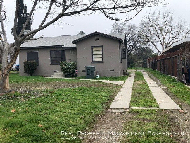 Building Photo - 701 Hillcrest Drive