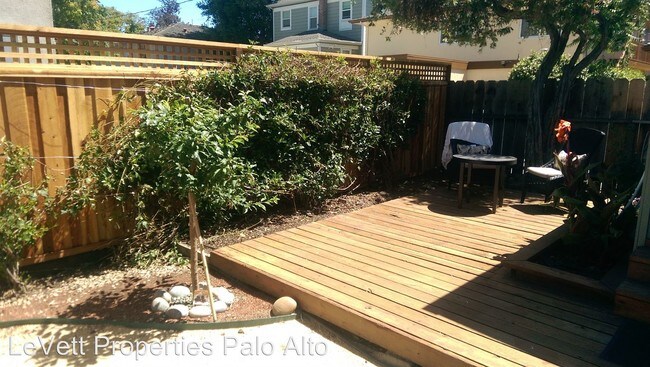 Building Photo - 262 Hawthorne Ave