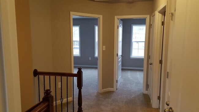 Foto del edificio - 3 Br. 3full and 1 half Ba. Townhouse Suncr...