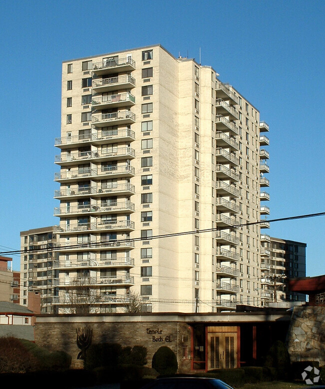 View from the west - Baridge House