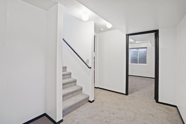 Building Photo - 2624 E Boone Ave