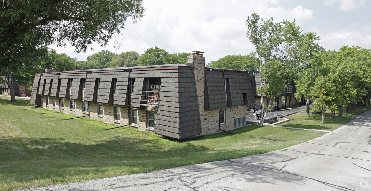 Building Photo - Crow's Nest Apartments