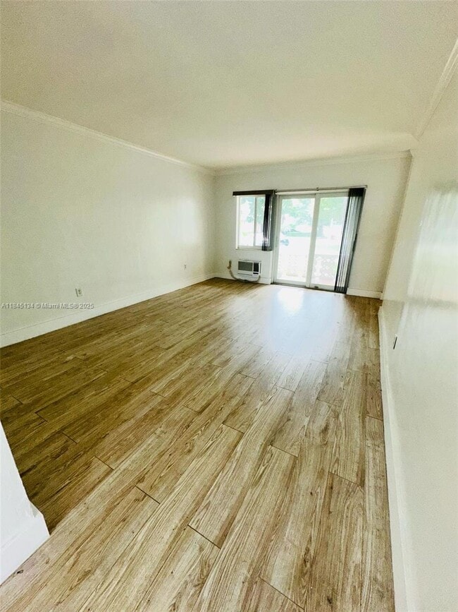 Foto del edificio - 9281 W Bay Harbor Dr
