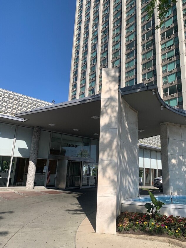 Foto principal - 3600 N Lake Shore Dr