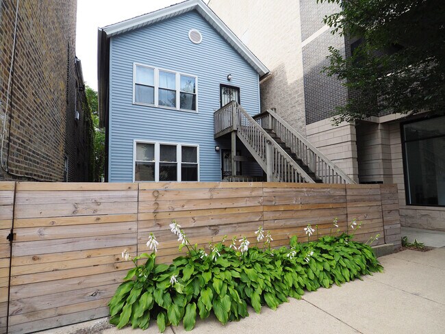 Building Photo - 921 W 35th St