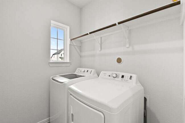 Foto del edificio - 27127 Butterfly Mint Ln