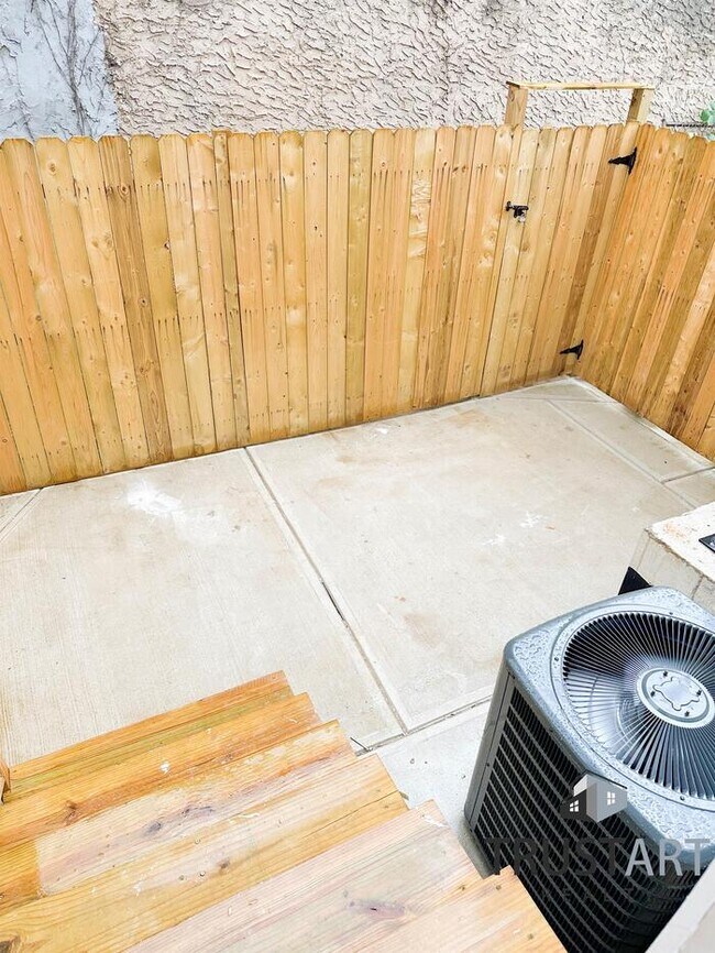 Foto del edificio - 4 bedroom house with finished basement in ...