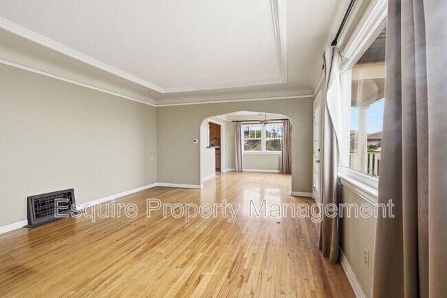 Foto del edificio - 2381 Hyland Ave