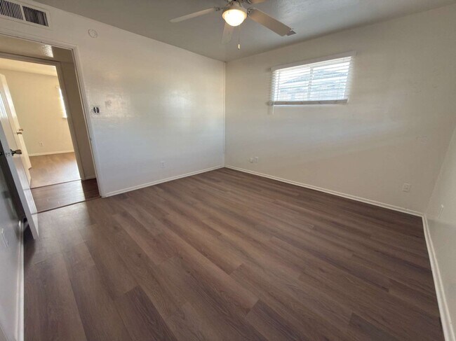 Building Photo - 7010 N 34th Ave