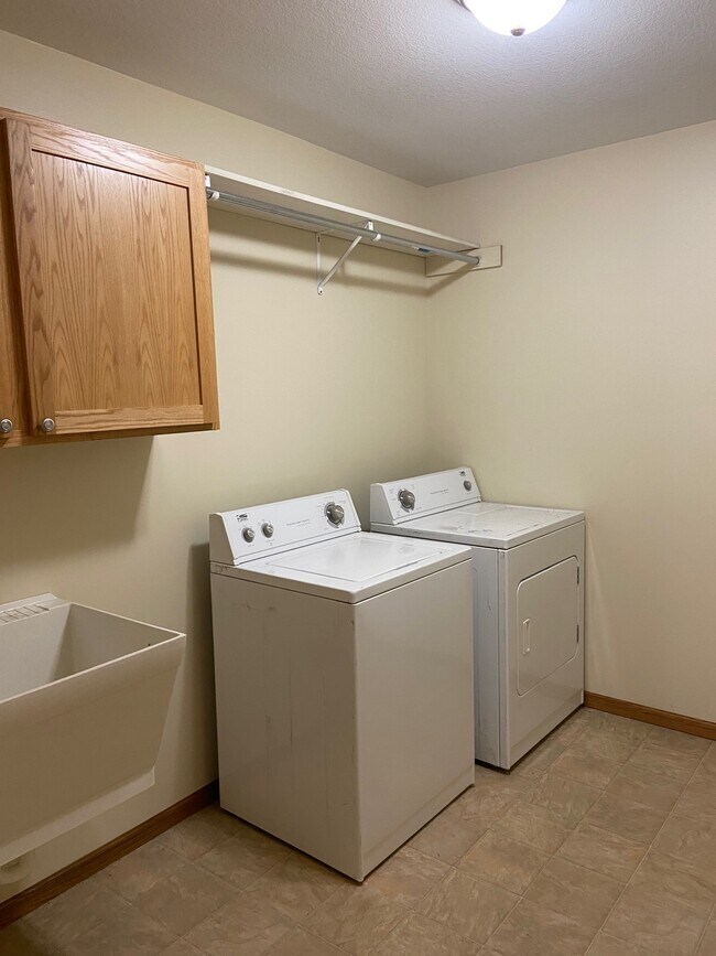 Foto del edificio - 3119 Clearwater Ridge Dr