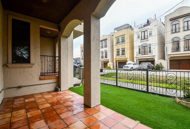 Foto del edificio - 2310 Couch St