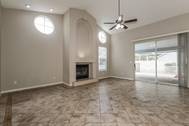 Foto del edificio - 3322 Silverpond Dr
