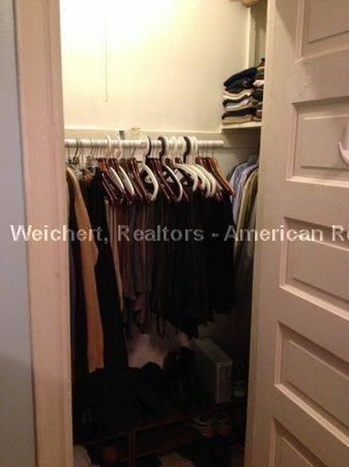 Foto del edificio - 5749 N Ridge Ave