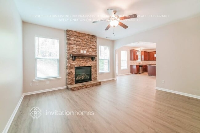 Building Photo - 3800 Aspen Springs