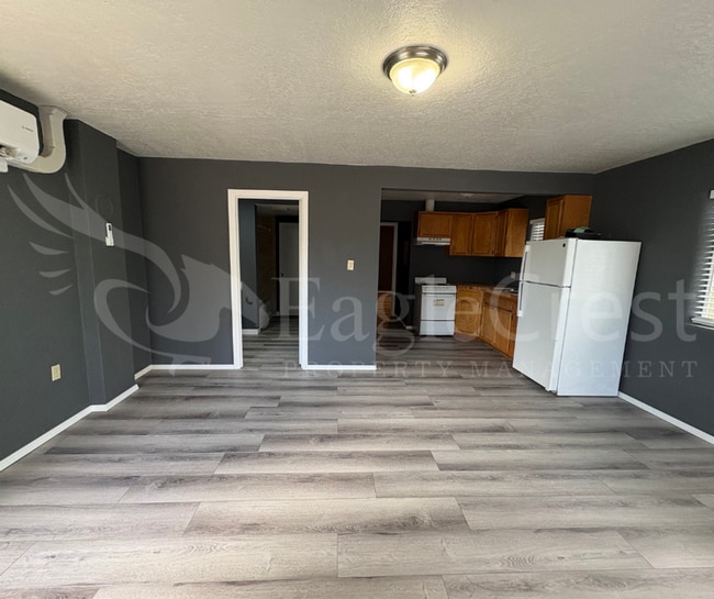 Building Photo - Roseville Lane Apartments